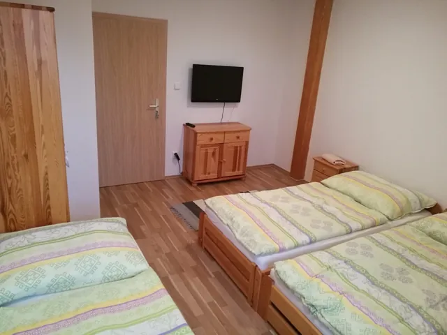 Ložnice se třemi lůžky v podkroví